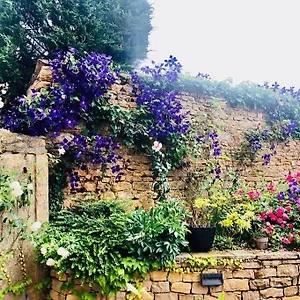 Appartement La Madigniere En Beaujolais Pierres Dorees, Lacenas